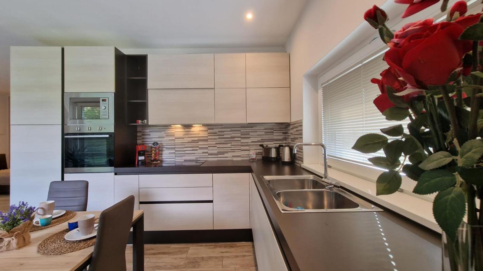 Casa Lina Tirano Apartment ภายนอก รูปภาพ