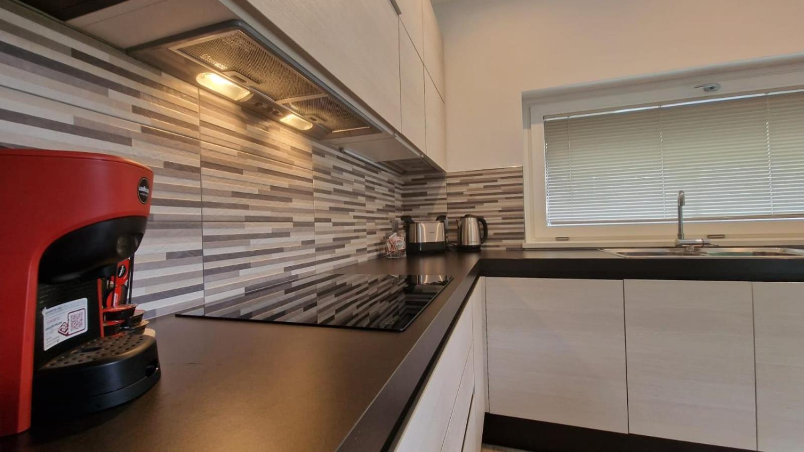Casa Lina Tirano Apartment ภายนอก รูปภาพ